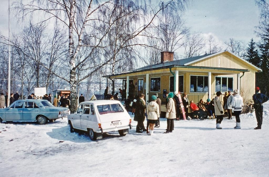 1960-talet Gamla Öxnegården med vinteraktiviteter-x.jpg