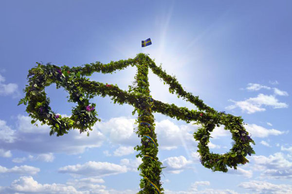 midsummer-maypole-june-solstice-customs.jpg