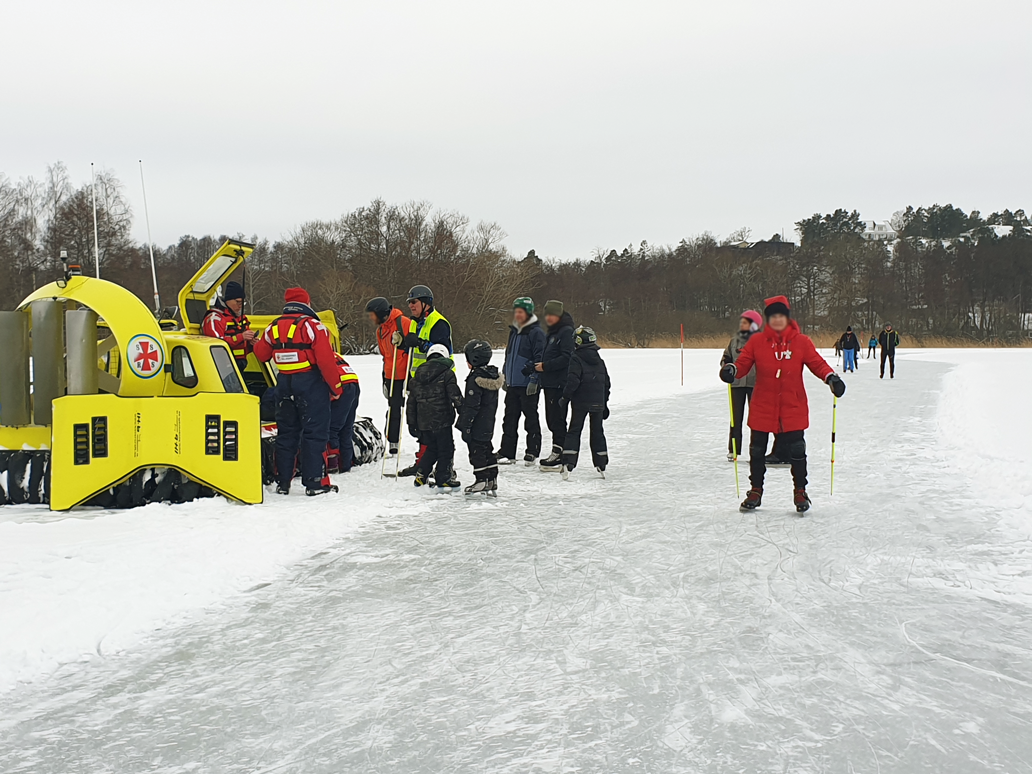 skridskodag-tranholmen-sjoraddning