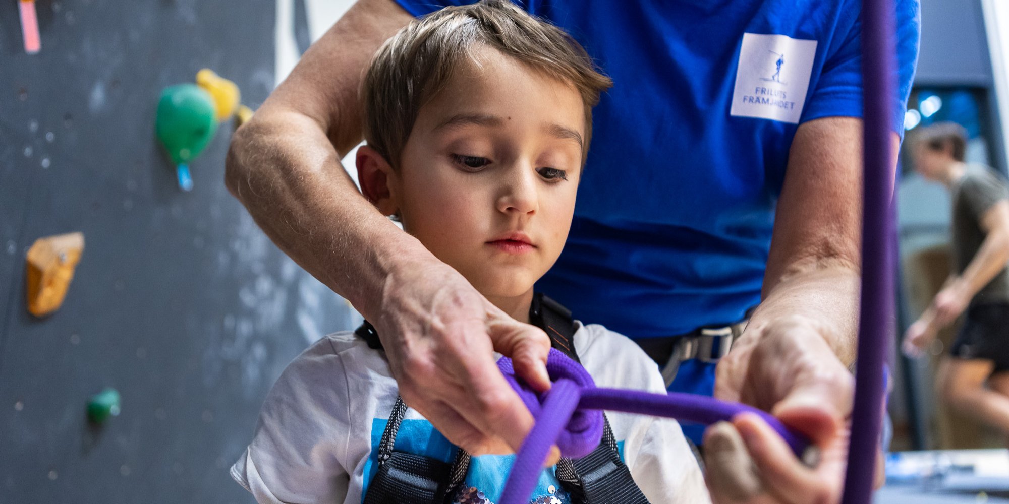 Klättring vuxen knyter dubbelåtta barn.jpg