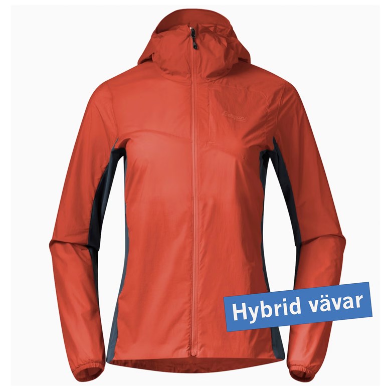 Röd vindjacka med huva